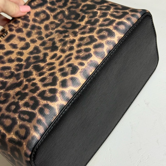 NWT DKNY leopard print bucket bag - Picture 3 of 11